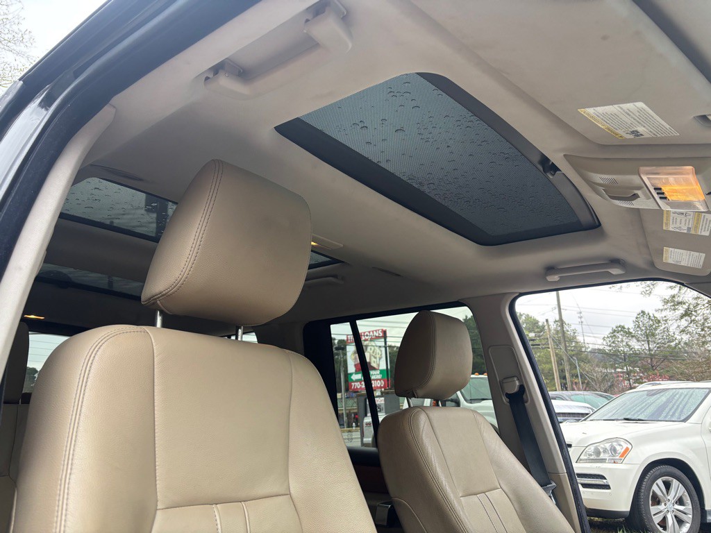 2011 Land Rover LR4 Image 28