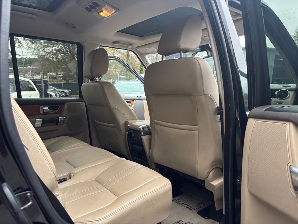 2011 Land Rover LR4 Image 32