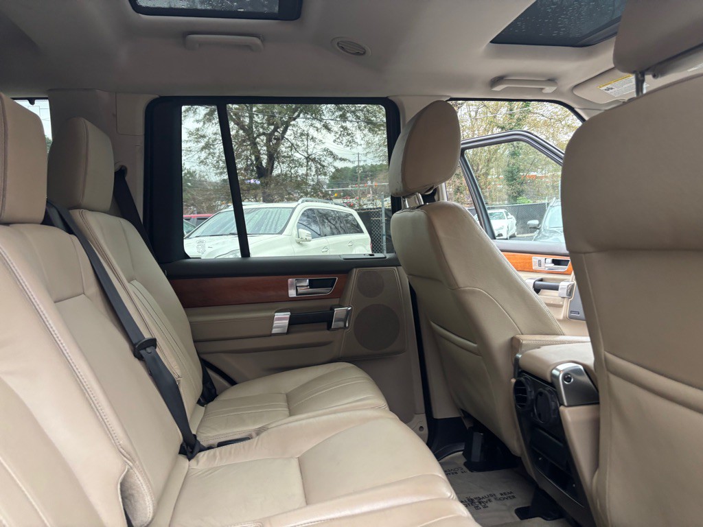 2011 Land Rover LR4 Image 34