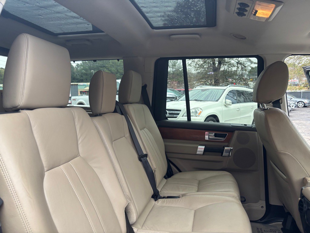 2011 Land Rover LR4 Image 35