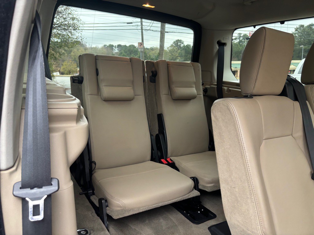 2011 Land Rover LR4 Image 38