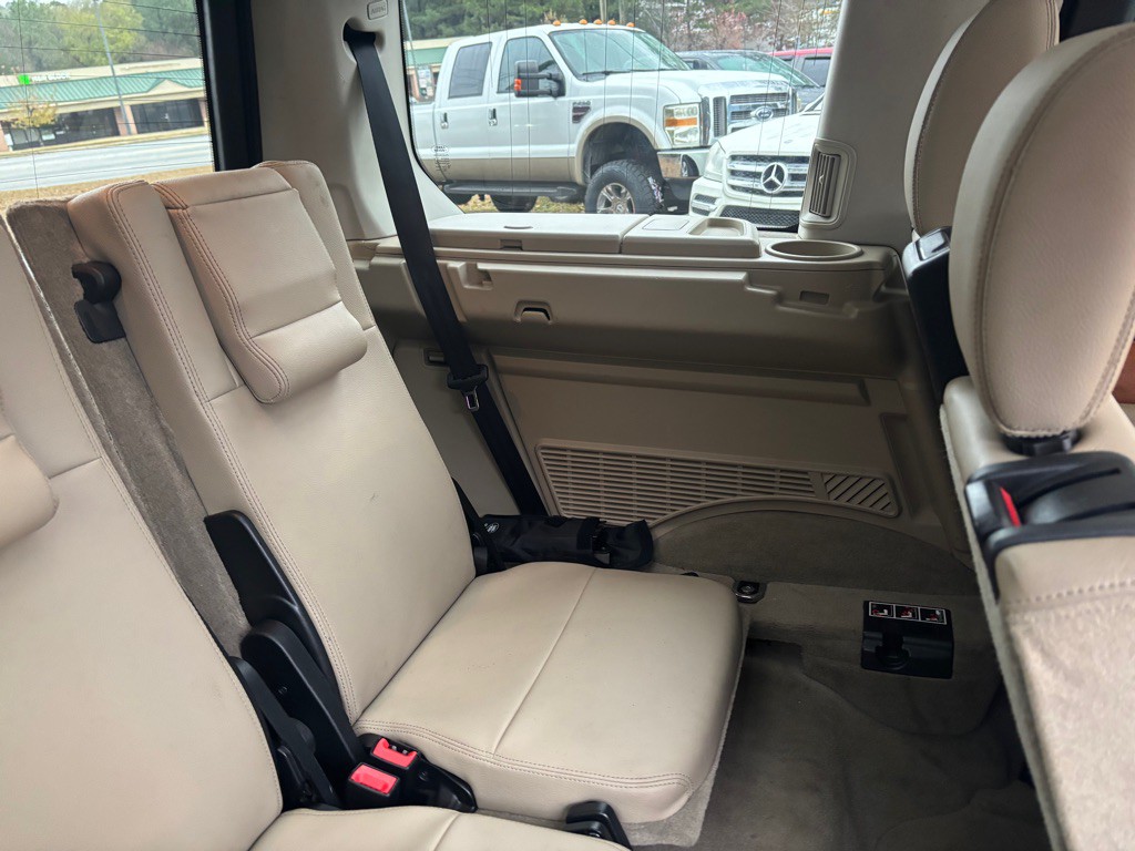 2011 Land Rover LR4 Image 39