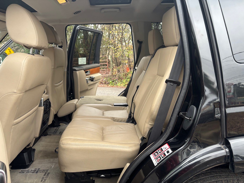 2011 Land Rover LR4 Image 41