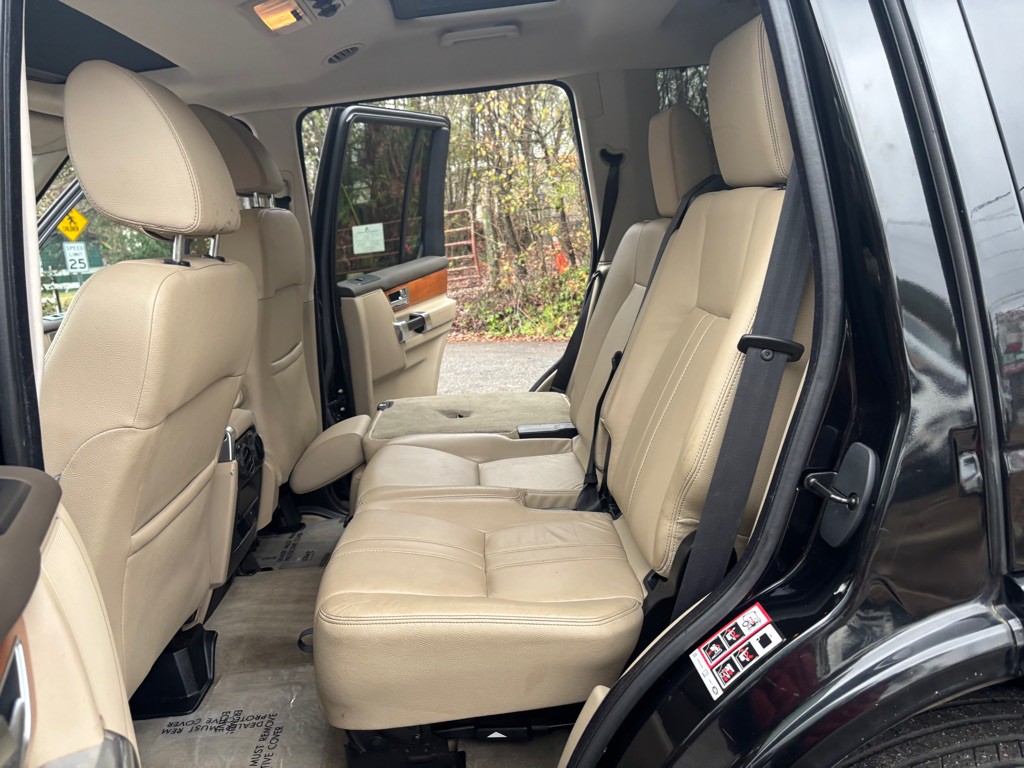 2011 Land Rover LR4 Image 42