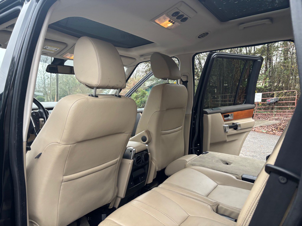 2011 Land Rover LR4 Image 43