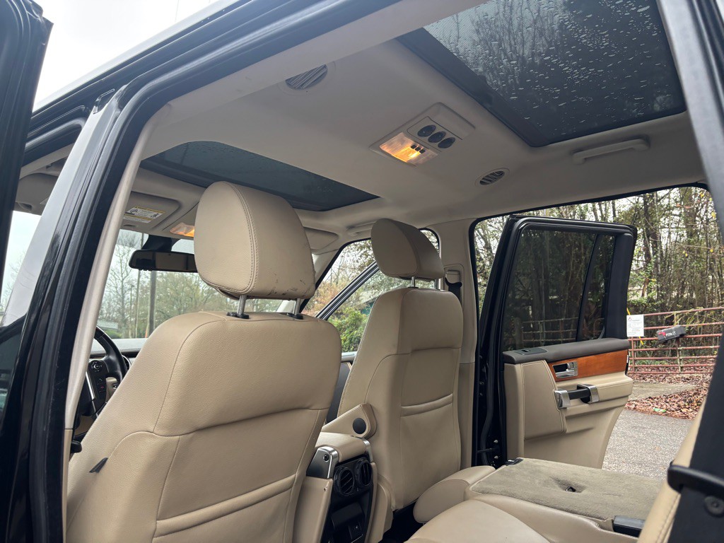 2011 Land Rover LR4 Image 44