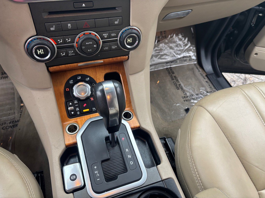 2011 Land Rover LR4 Image 56