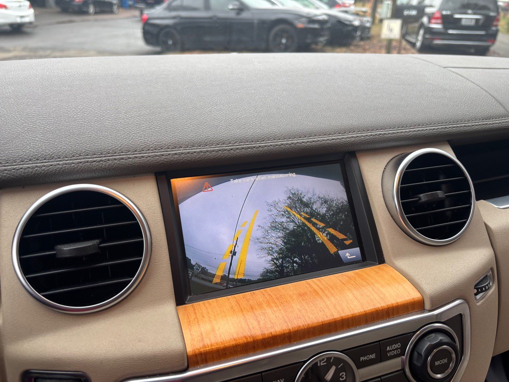 2011 Land Rover LR4 Image 60