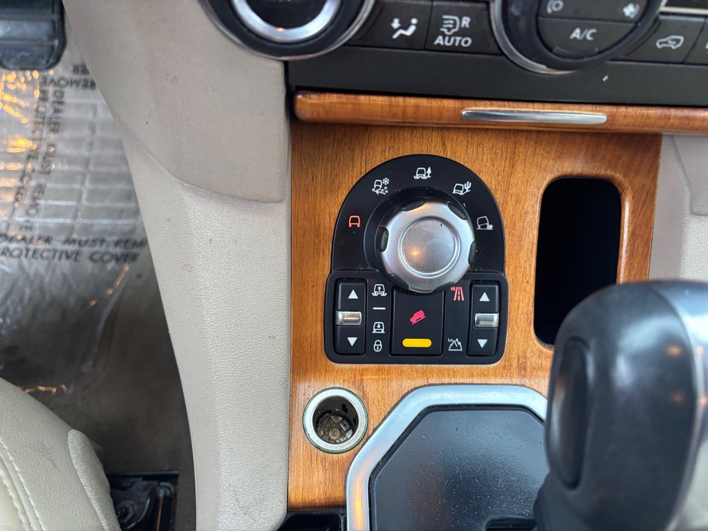 2011 Land Rover LR4 Image 62
