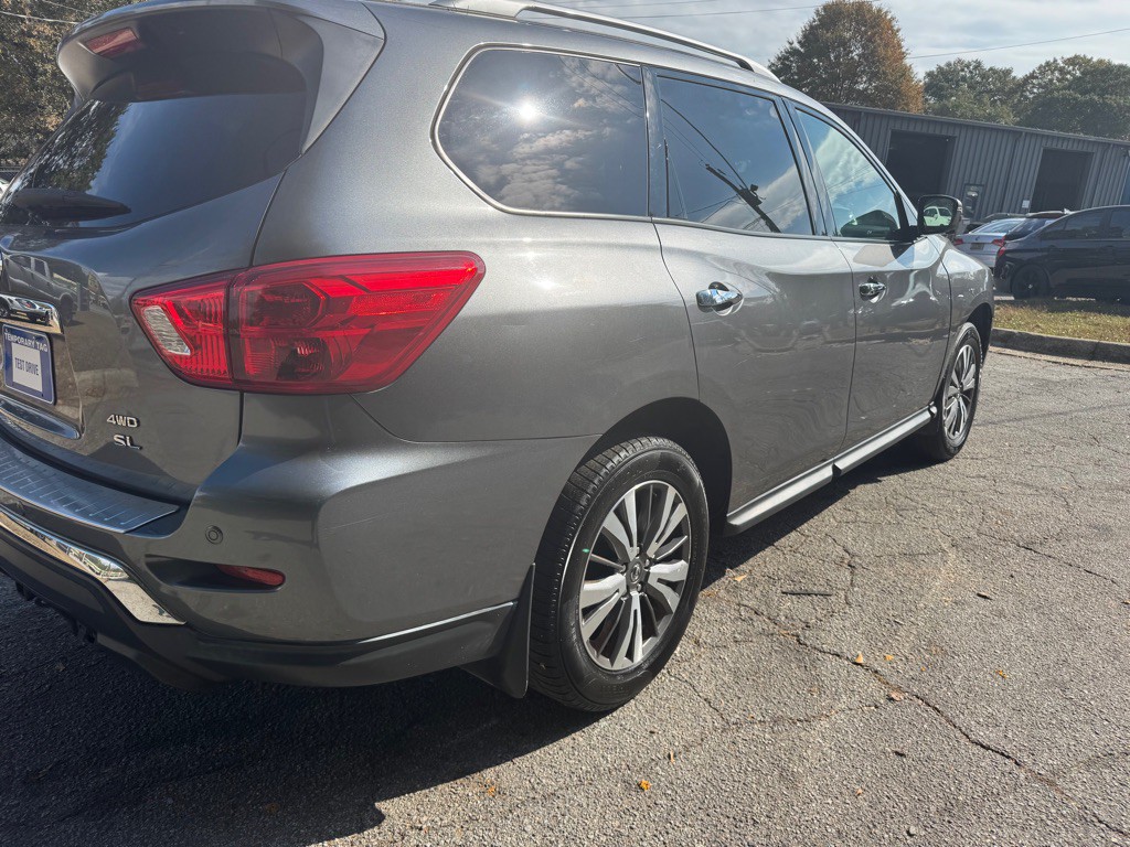 2017 Nissan Pathfinder Image 5