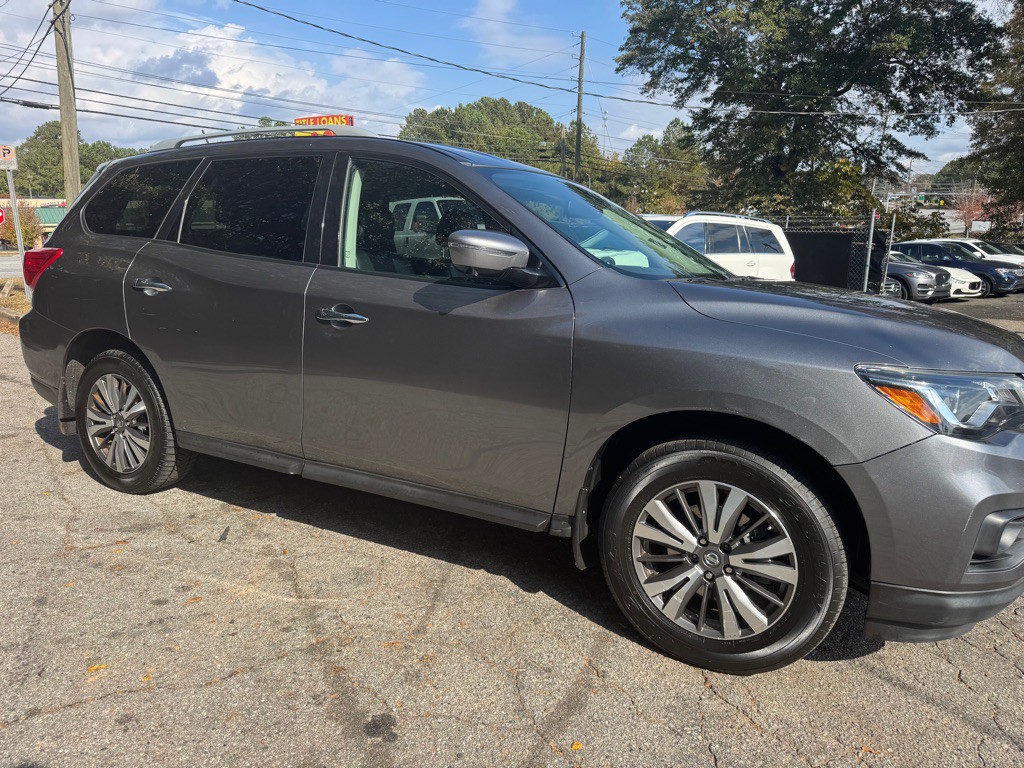 2017 Nissan Pathfinder Image 6