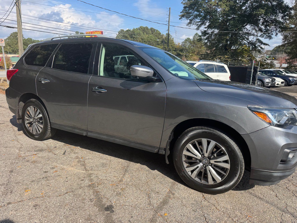 2017 Nissan Pathfinder Image 7