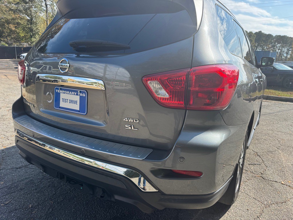 2017 Nissan Pathfinder Image 17