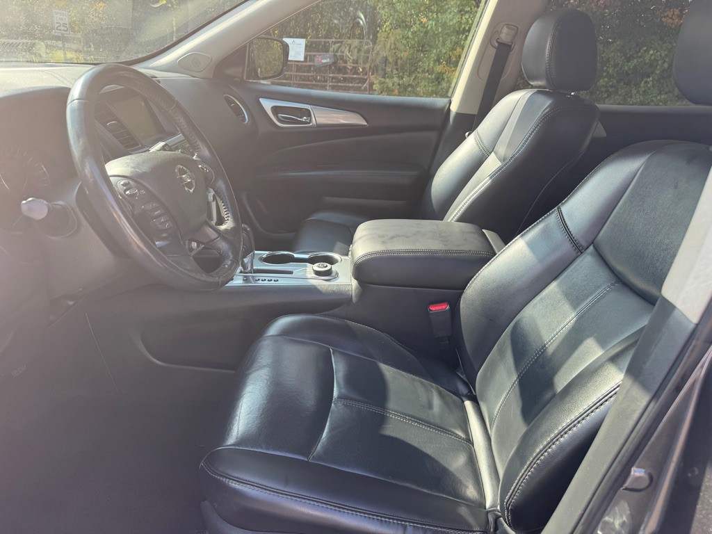 2017 Nissan Pathfinder Image 24