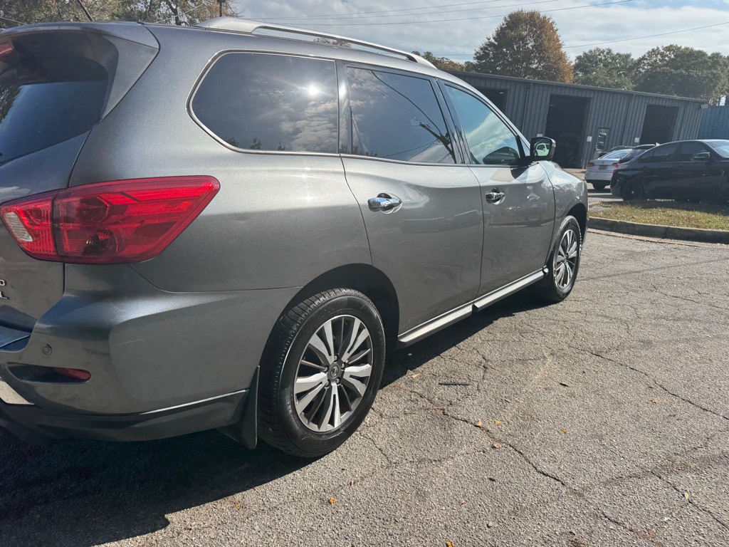 2017 Nissan Pathfinder Image 26
