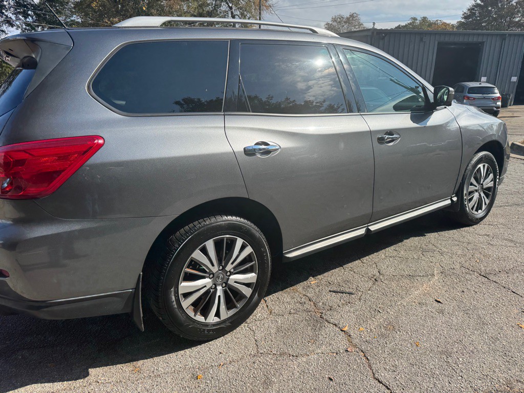 2017 Nissan Pathfinder Image 27