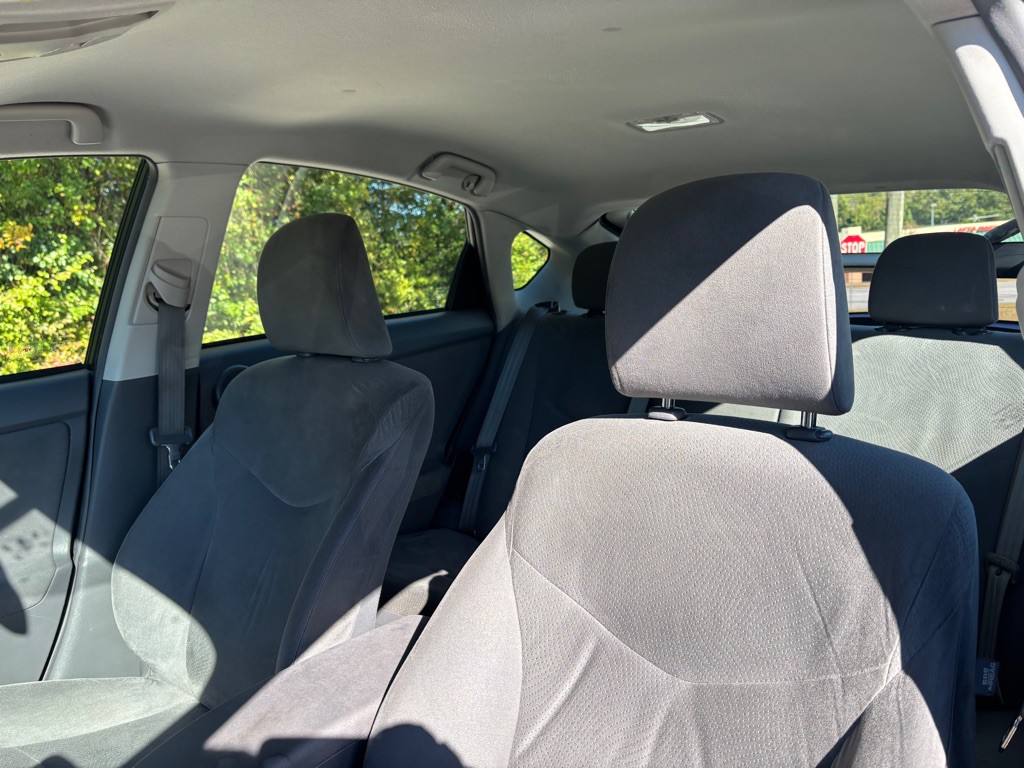 2010 Toyota Prius Image 20