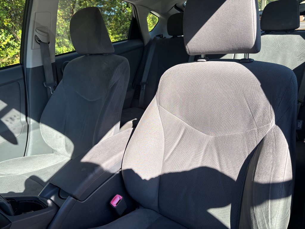 2010 Toyota Prius Image 21