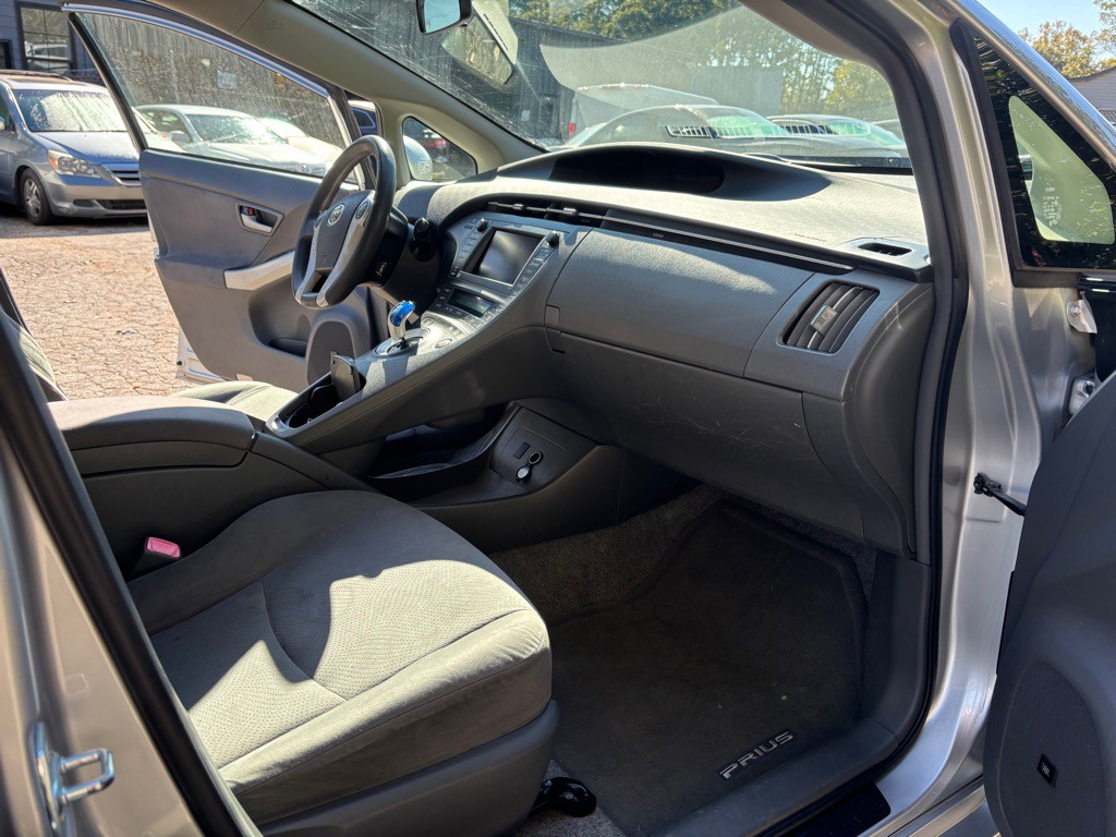 2010 Toyota Prius Image 25