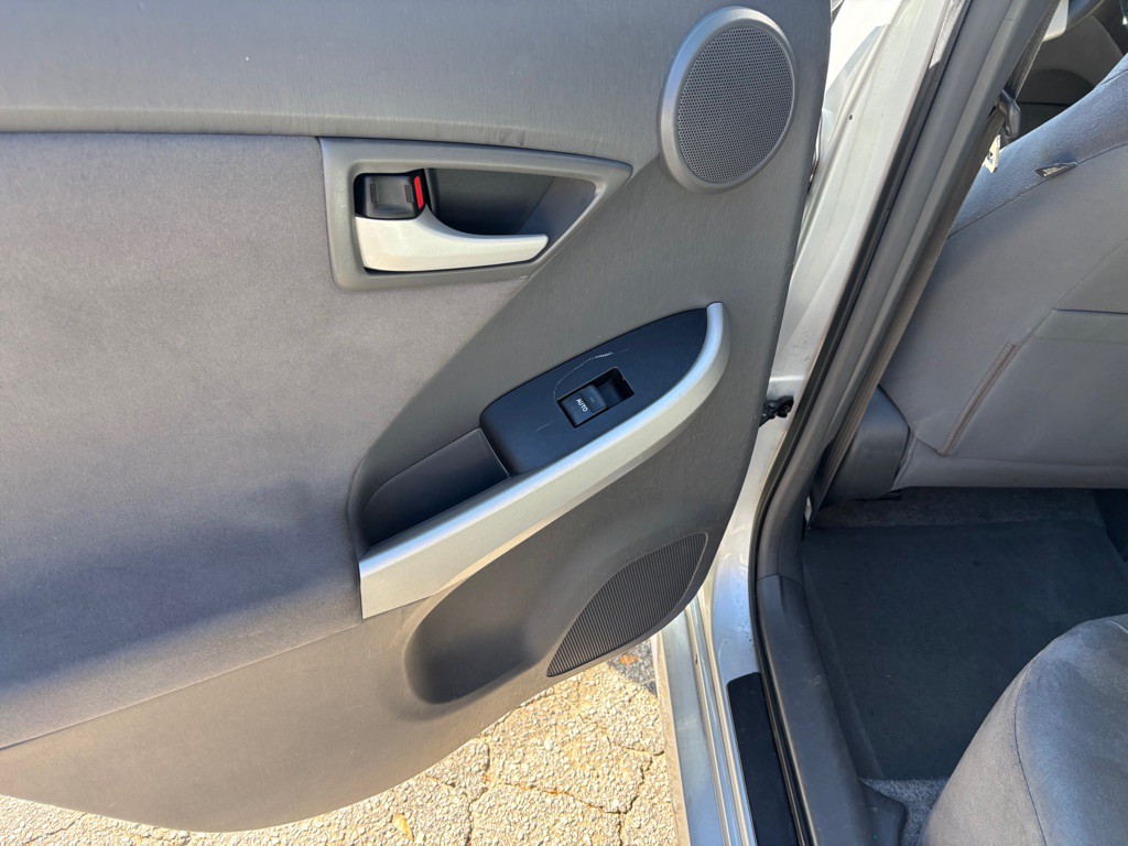 2010 Toyota Prius Image 38