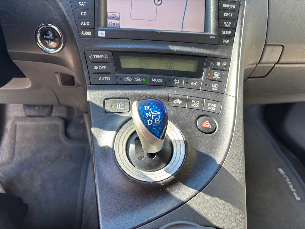 2010 Toyota Prius Image 46