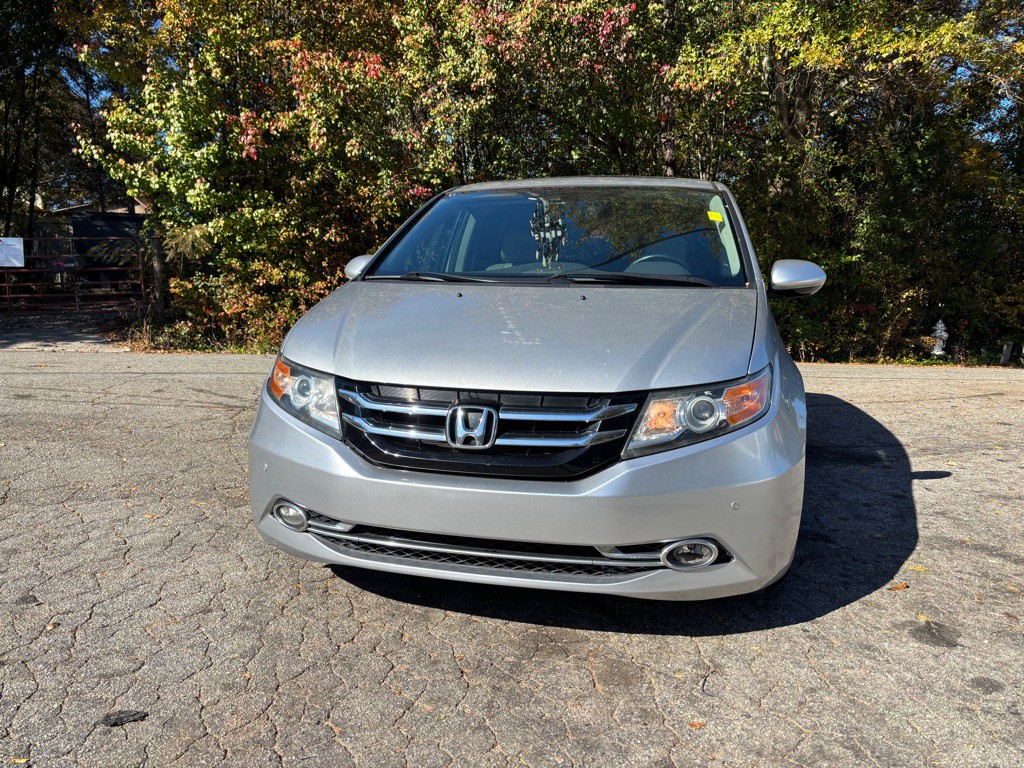 2015 Honda Odyssey Image 2