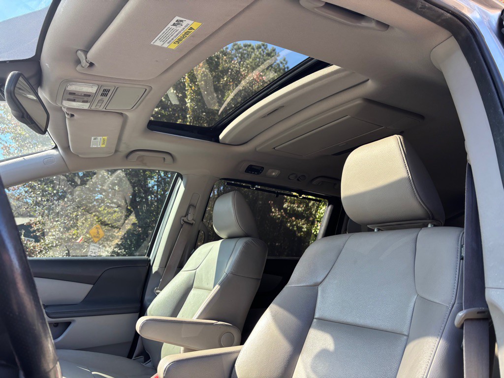 2015 Honda Odyssey Image 18