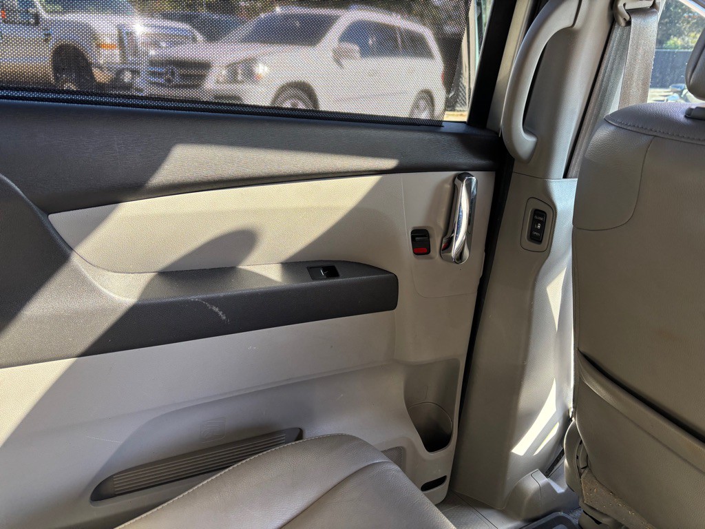 2015 Honda Odyssey Image 30