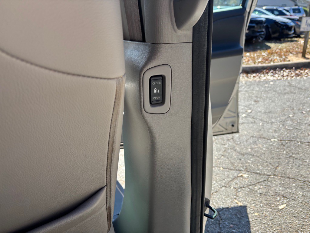 2015 Honda Odyssey Image 31