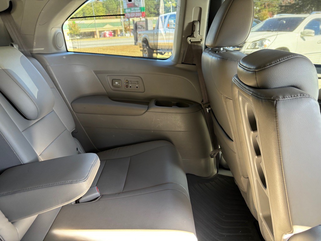 2015 Honda Odyssey Image 38