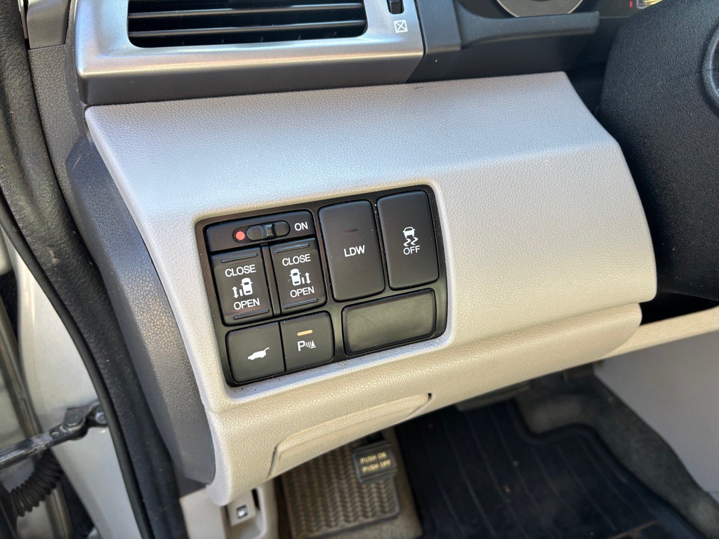 2015 Honda Odyssey Image 46