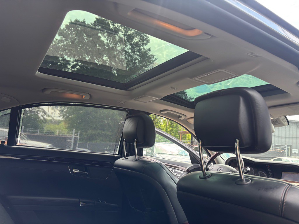 2012 Mercedes-Benz S-Class Image 23