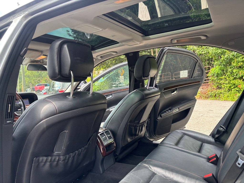 2012 Mercedes-Benz S-Class Image 25