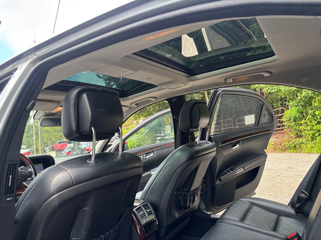 2012 Mercedes-Benz S-Class Image 26