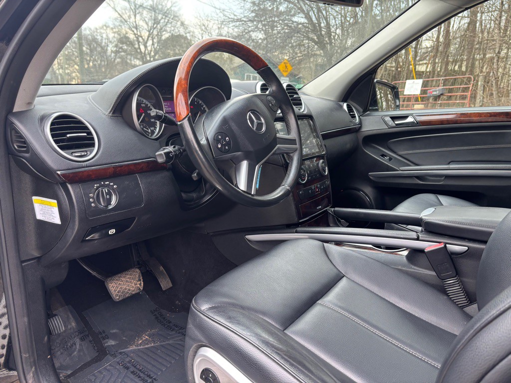 2011 Mercedes-Benz GL-Class Image 26