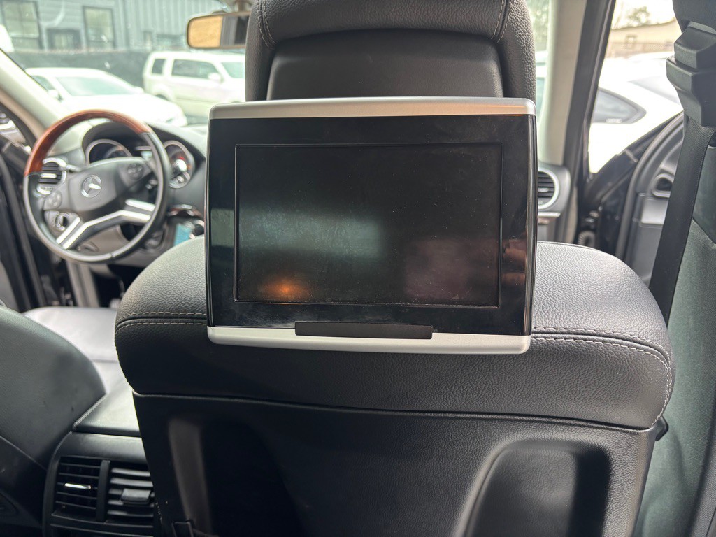 2011 Mercedes-Benz GL-Class Image 45