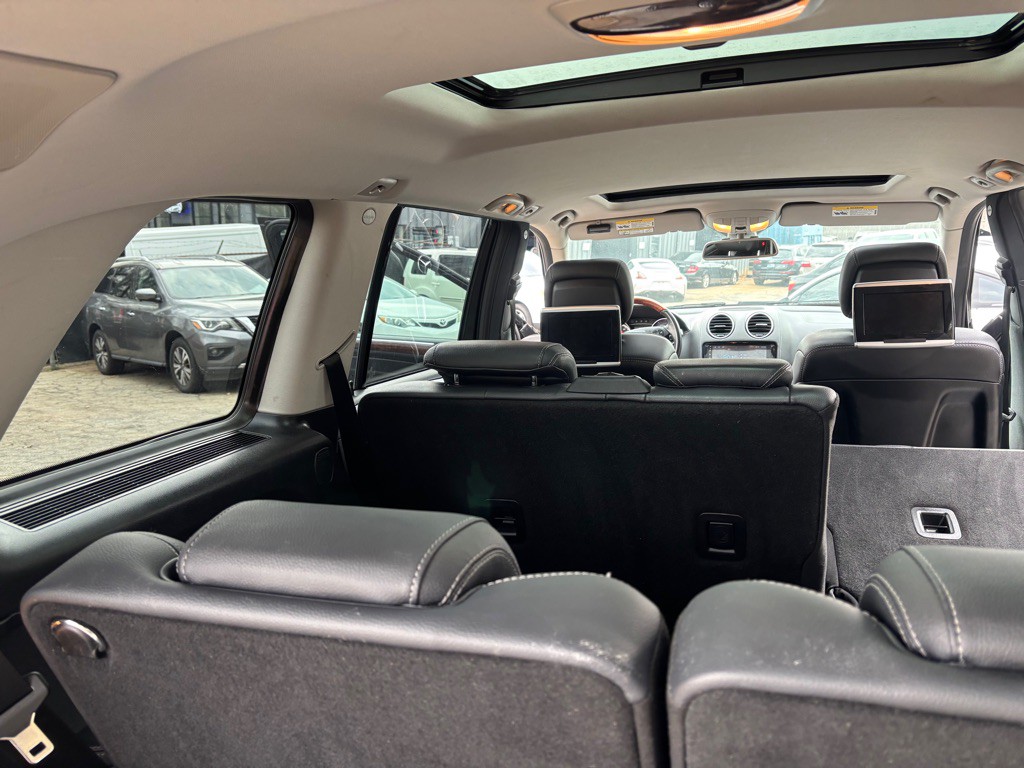 2011 Mercedes-Benz GL-Class Image 50