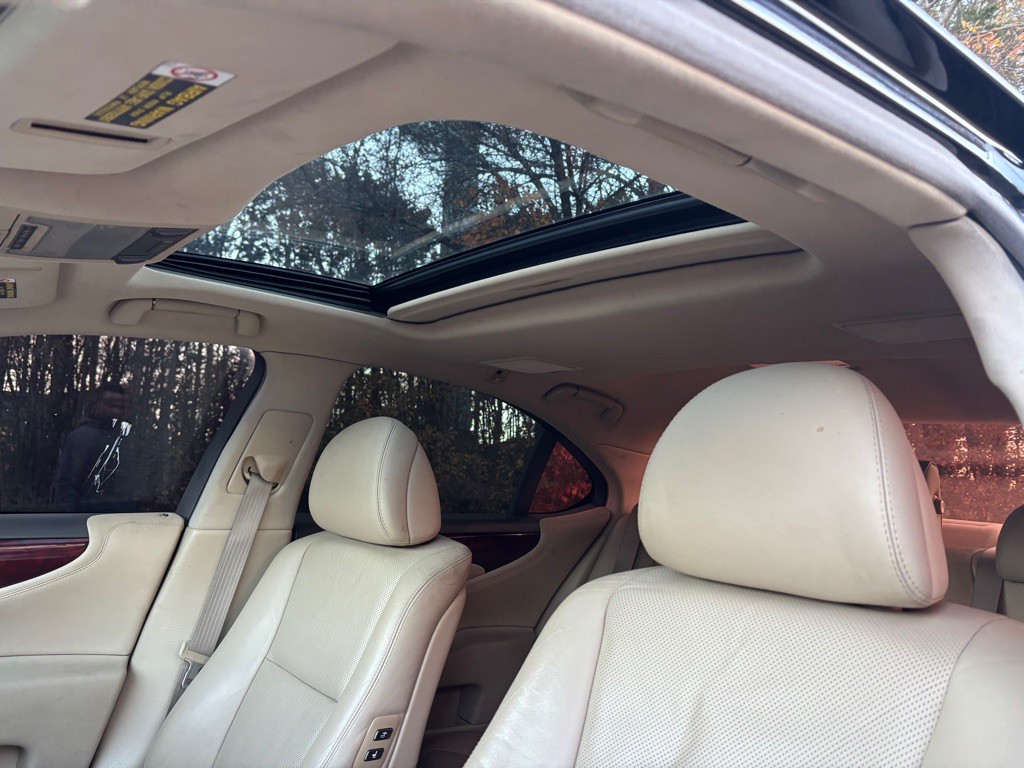 2008 Lexus LS Image 16
