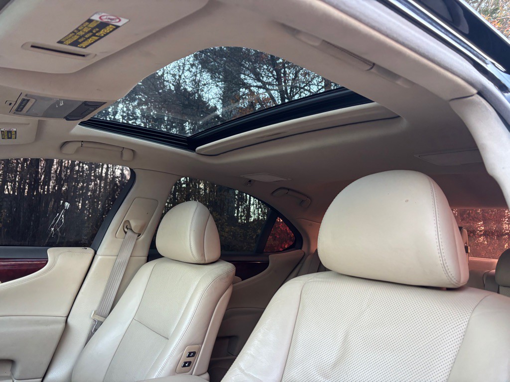 2008 Lexus LS Image 17