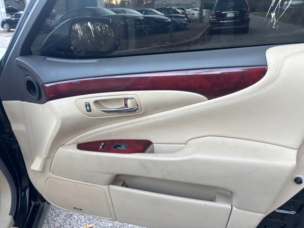 2008 Lexus LS Image 25