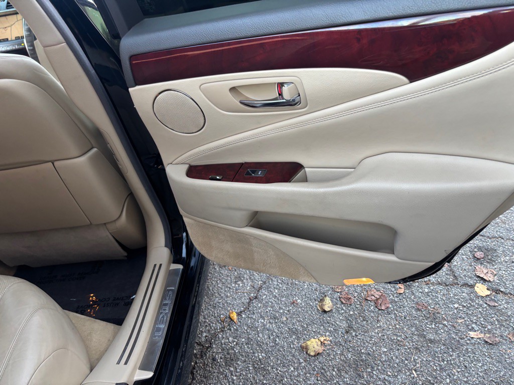 2008 Lexus LS Image 26