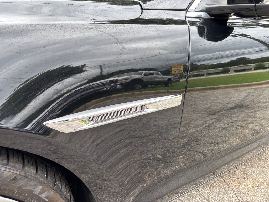 2015 Jaguar XJ Image 16