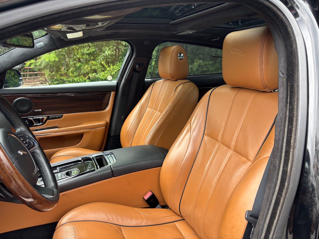 2015 Jaguar XJ Image 22