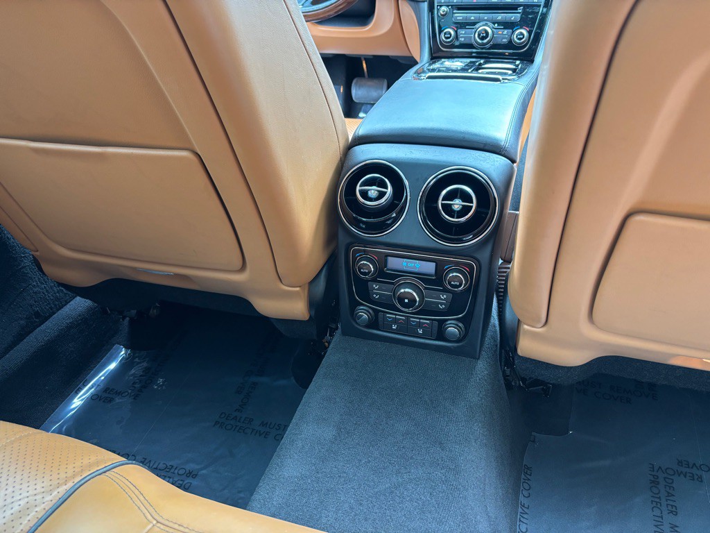 2015 Jaguar XJ Image 39
