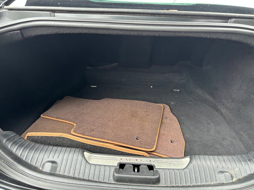 2015 Jaguar XJ Image 49