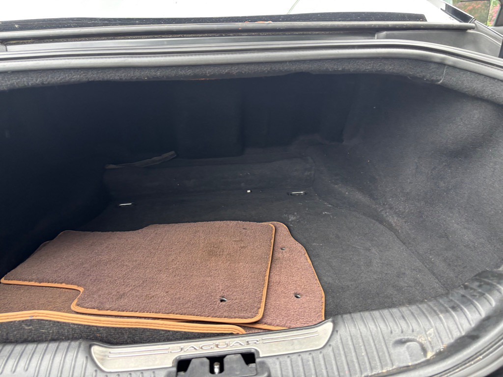 2015 Jaguar XJ Image 51