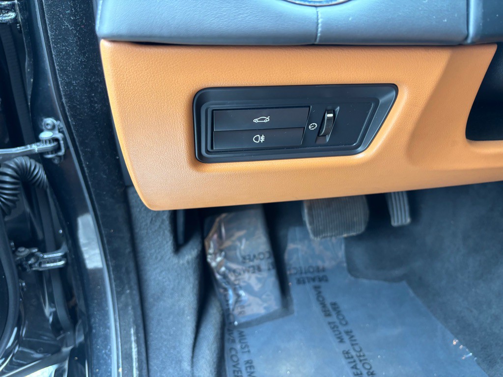 2015 Jaguar XJ Image 54