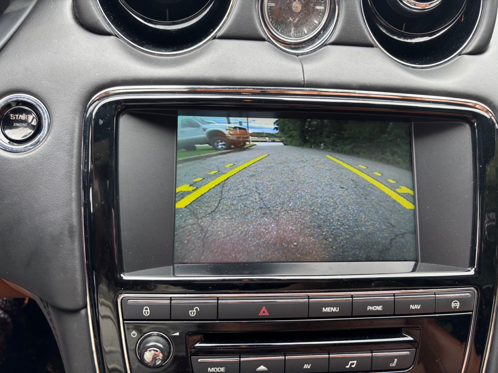 2015 Jaguar XJ Image 65