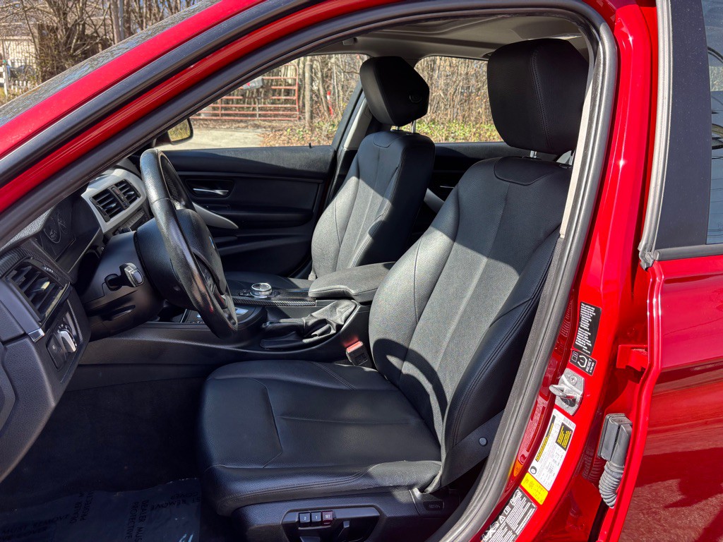 2015 BMW 3 Series Image 18