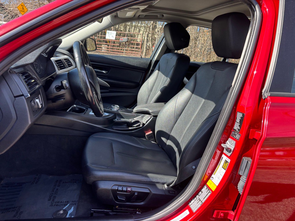 2015 BMW 3 Series Image 19